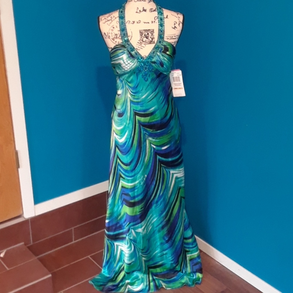 BNWT Morgan & Co. Backless Halter Formal Dress
